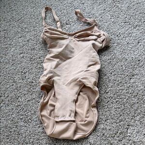 NWOT Skims sz small Seamless Sculpt Shapewear Women's Nude Brief Bodysuit